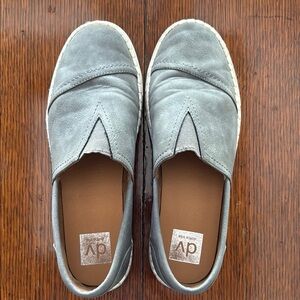 Dolce Vita Gray Flats Women’s Sz 8
